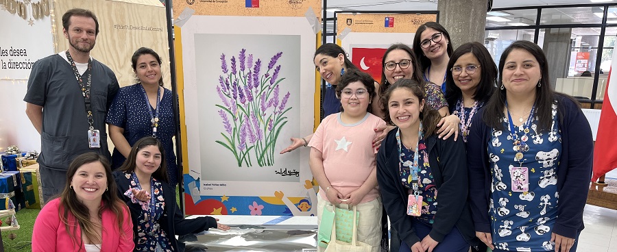 Imagen Pinturas de pacientes oncopediátricos emociona en la UdeC
