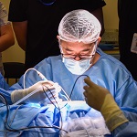 Imagen HGGB y Junaeb retoman convenio de implantes cocleares