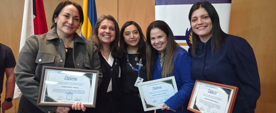 Imagen Colegio de Enfermeras reconoció a colegas del Hospital