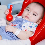 Imagen Bebé de 375 gramos se fue de alta tras 8 meses hospitalizado